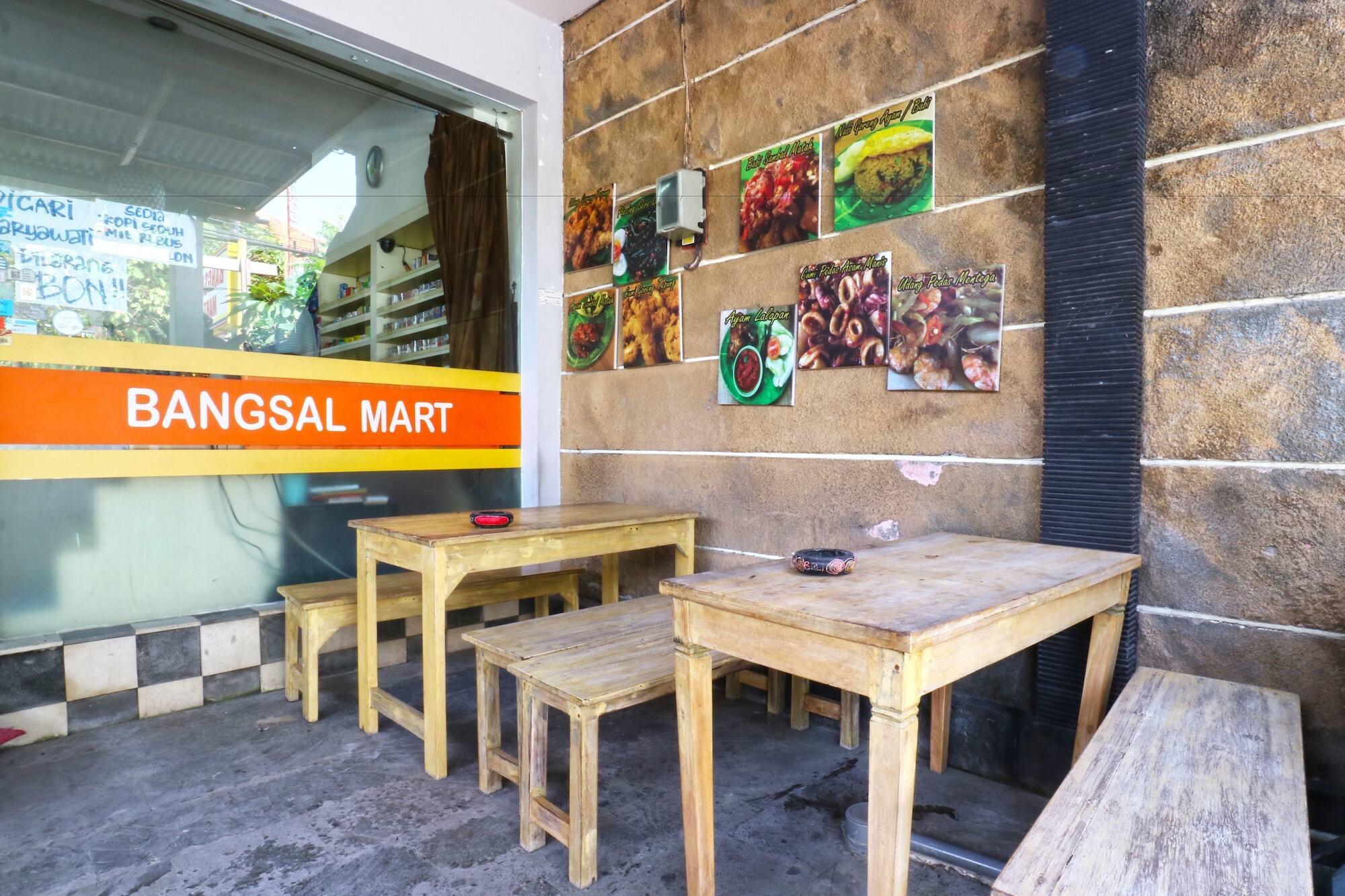 Bangsal Homestay Денпасар Екстериор снимка